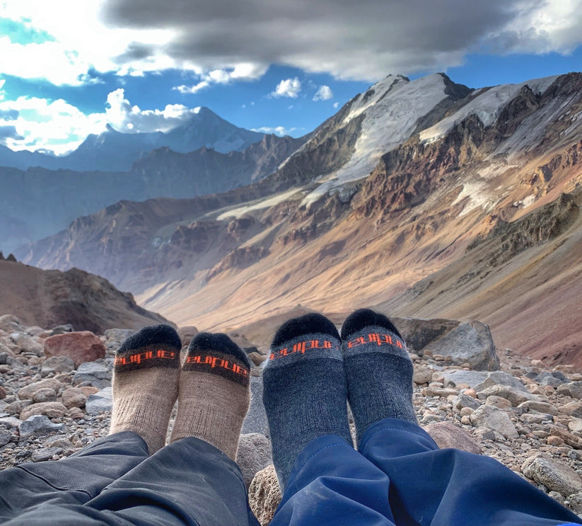Calcetines de alpaca para trekking en Chile